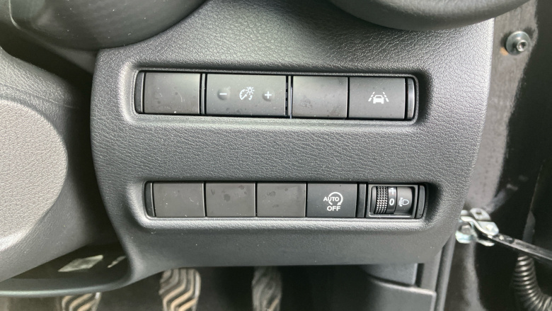 Nissan Juke 1.0 DiG-T 114 N-Connecta 5dr Petrol Hatchback